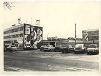 1945 - Vronkos (Wronki) nodibina elektroiekārtu ražošanas uzņēmumu.